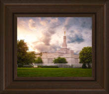 Load image into Gallery viewer, Stormy Columbus