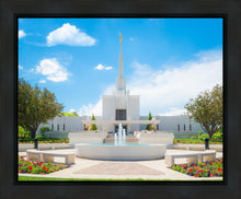Load image into Gallery viewer, Denver Daytime Fountain