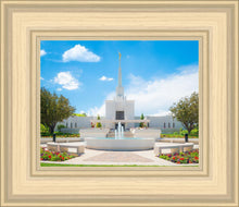 Load image into Gallery viewer, Denver Daytime Fountain