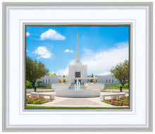 Load image into Gallery viewer, Denver Daytime Fountain