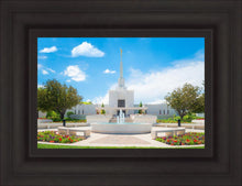 Load image into Gallery viewer, Denver Daytime Fountain