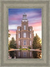 Load image into Gallery viewer, Logan Front