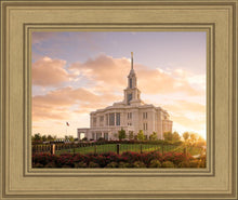 Load image into Gallery viewer, Golden Payson Panorama