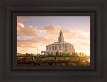 Load image into Gallery viewer, Golden Payson Panorama