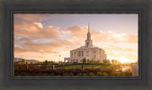 Load image into Gallery viewer, Golden Payson Panorama