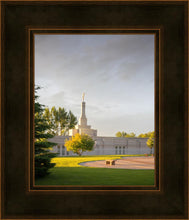Load image into Gallery viewer, Bismarck Golden Glow