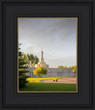 Load image into Gallery viewer, Bismarck Golden Glow