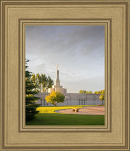Load image into Gallery viewer, Bismarck Golden Glow