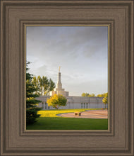 Load image into Gallery viewer, Bismarck Golden Glow