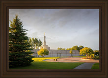 Load image into Gallery viewer, Bismarck Golden Glow