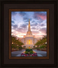 Load image into Gallery viewer, Gilbert Garden Oasis