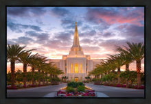 Load image into Gallery viewer, Gilbert Garden Oasis