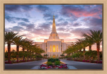 Load image into Gallery viewer, Gilbert Garden Oasis