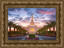 Load image into Gallery viewer, Gilbert Garden Oasis