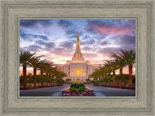 Load image into Gallery viewer, Gilbert Garden Oasis