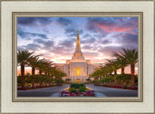 Load image into Gallery viewer, Gilbert Garden Oasis
