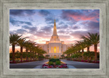 Load image into Gallery viewer, Gilbert Garden Oasis