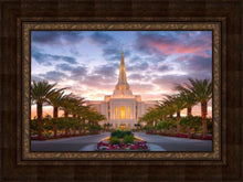 Load image into Gallery viewer, Gilbert Garden Oasis