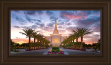 Load image into Gallery viewer, Gilbert Garden Oasis