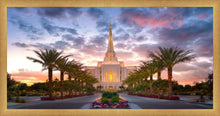 Load image into Gallery viewer, Gilbert Garden Oasis