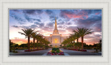 Load image into Gallery viewer, Gilbert Garden Oasis