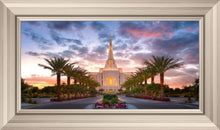Load image into Gallery viewer, Gilbert Garden Oasis