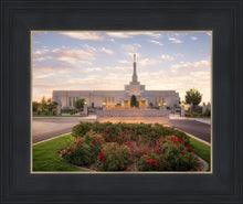 Load image into Gallery viewer, Reno Flowers