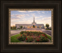 Load image into Gallery viewer, Reno Flowers