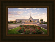 Load image into Gallery viewer, Reno Flowers