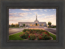 Load image into Gallery viewer, Reno Flowers