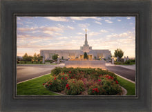 Load image into Gallery viewer, Reno Flowers