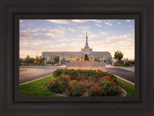 Load image into Gallery viewer, Reno Flowers