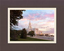 Load image into Gallery viewer, Bountiful Pastel Light