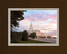 Load image into Gallery viewer, Bountiful Pastel Light