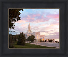 Load image into Gallery viewer, Bountiful Pastel Light