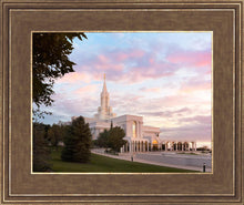 Load image into Gallery viewer, Bountiful Pastel Light