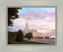 Load image into Gallery viewer, Bountiful Pastel Light