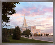 Load image into Gallery viewer, Bountiful Pastel Light