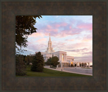 Load image into Gallery viewer, Bountiful Pastel Light