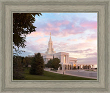 Load image into Gallery viewer, Bountiful Pastel Light