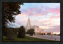 Load image into Gallery viewer, Bountiful Pastel Light