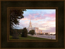 Load image into Gallery viewer, Bountiful Pastel Light