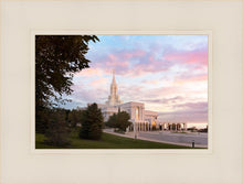 Load image into Gallery viewer, Bountiful Pastel Light