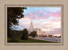 Load image into Gallery viewer, Bountiful Pastel Light