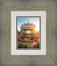 Load image into Gallery viewer, Snowflake Sunburst