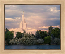 Load image into Gallery viewer, Idaho Falls Temple Eternal Light