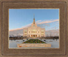 Load image into Gallery viewer, Eternity in Saratoga Springs