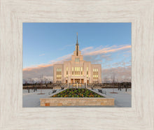 Load image into Gallery viewer, Eternity in Saratoga Springs