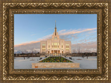 Load image into Gallery viewer, Eternity in Saratoga Springs