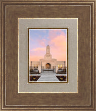 Load image into Gallery viewer, Helena Montana Eternal
